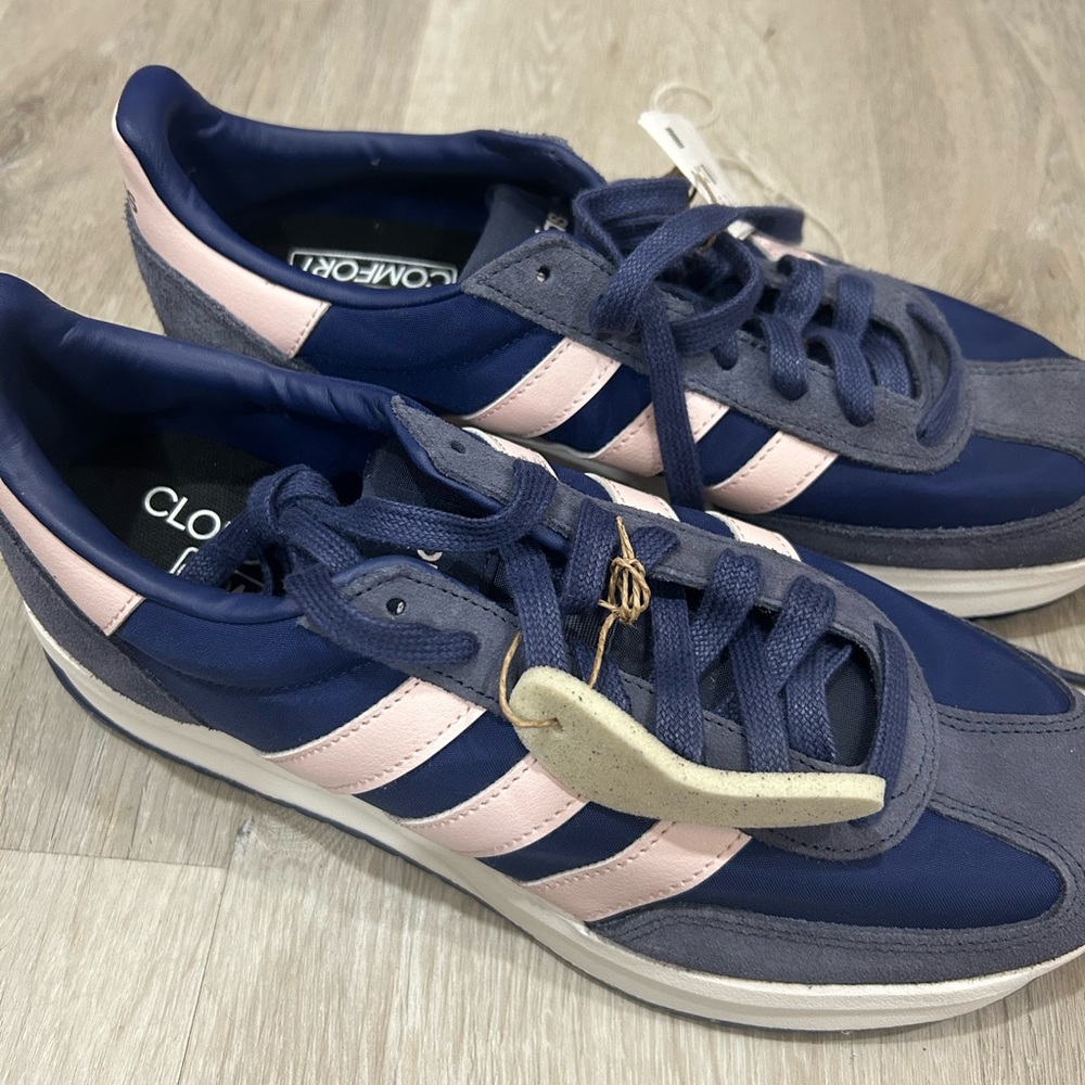 Adidas Women's Retro Run Blue and Light Pink